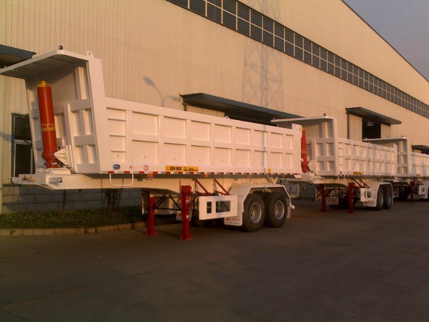 30cbm Dump Auflieger mit 2 BPW Achsen und hydraulischem Heckaustragssystem für 40 Tonnen