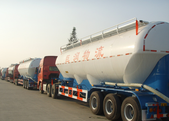 59000L Trockene pneumatische Stahltanker-Sattelanhänger mit 3 Achsen für Massenzementpulver, Zementtanker-halb Anhänger