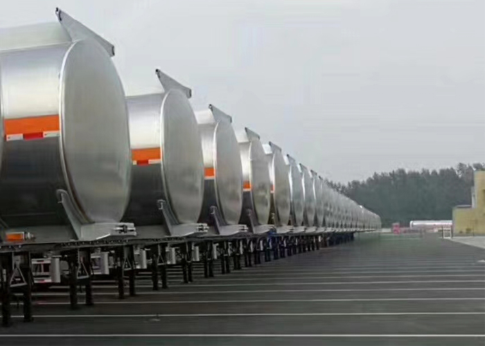 25000L Kohlenstoffstahl-Zugstangen-Tanker-Anhänger mit 4 Achsen für Kraftstoff oder Dieselflüssigkeit, Kohlenstoffstahl-Tanker-Anhänger tanken